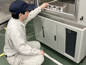株式会社ワイケーシー(楠本化成グループ) メンテナンススタッフ／年休122日／土日祝休／残業10H未満