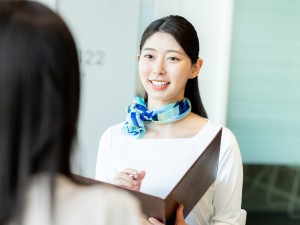 株式会社フロンティアダイレクト テーマパーク運営スタッフ／未経験歓迎／残業少／月給28万円～