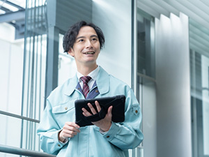 東和通商株式会社 配車アシスタント／未経験OK／月給27万円～／マイカー通勤可