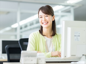 富士産業株式会社 秘書／未経験OK／時差出勤・リモート勤務相談OK／賞与年2回