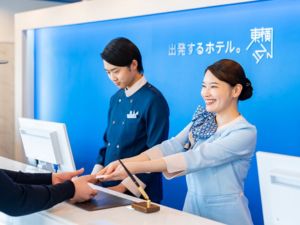 聖徳商事株式会社(東横INN 東京秋川駅北口) フロントスタッフ／年間169日以上のお休み／接客デビュー歓迎