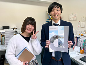 コスモプランニング株式会社 求人広告営業／年休125日／土日祝休／月給25万円＆インセン
