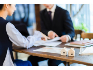 エスケー化研株式会社【スタンダード市場】 営業職（年間休日124日／賞与7.5カ月分／9連休あり）