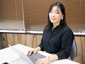 オトロンカーズ株式会社(オートバックスセブングループ) デザイナー／転勤なし／原則定時退社／年収500万円以上