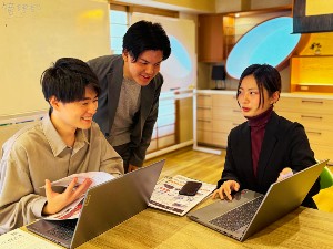 ディパーチャーズ・ジャパン株式会社 人事総務／未経験歓迎／年間休日120日以上／広報にも挑戦可能