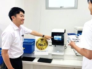 鈴茂器工株式会社【スタンダード市場】 寿司ロボット等の提案営業／年休124日／フレックス制／残業少