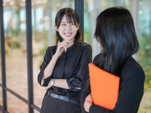 ワールドユニー株式会社 選べる事務職／年休125日／月給30万円／賞与有／残業少なめ