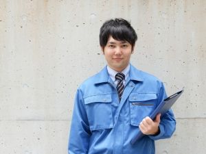 ベルトラックス株式会社 中古トラックの買取・販売営業／月給31万円～／年休120日
