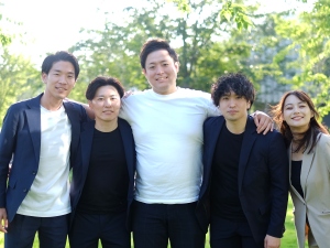 Ｅｖａｎｄ株式会社(ＦＩＤＩＡグループ) 総合職（ホテル受付・介護）夜勤なし／未経験歓迎／dthc