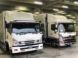 株式会社ロジクエスト 4tドライバー／年休113日／パワーゲート／年収410万円～