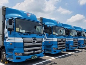 有限会社都築産業 大型・中型ドライバー／未経験OK・普免だけで応募可・土日休