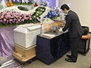 株式会社ライフサポート 葬祭ディレクター・営業職／未経験・経験者歓迎・月給25万円～