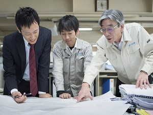 富士鋼材株式会社(グループ会社／（株）アイキ鐵鋼販売) 名古屋勤務のルート営業／転勤なし／未経験歓迎／年休126日