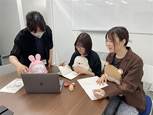 株式会社クラツクス アニメ販促物のDTPオペレーター／年休126日／賞与年3回