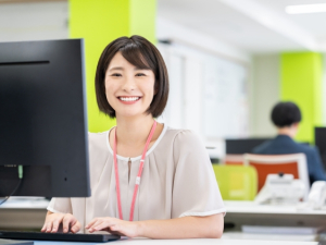 高知さんさんテレビ株式会社 地方テレビ局の総務職／年休120日／土日祝休／前職業界不問