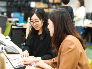 シフトプラス株式会社 デザイナー／年休125日／賞与実績3.5カ月／残業月20h