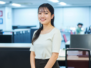 株式会社ブルームソリューションズ 求人広告代理店の制作事務／恵比寿駅前／土日祝休み／賞与あり