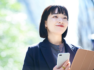 マークスライフ株式会社 総務／月給25万円～／年休120日／残業少なめ／社会貢献実感