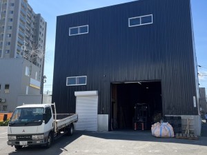 富士川建材株式会社 建築資材の配送など／月収27万円超えも可能／住宅手当など充実