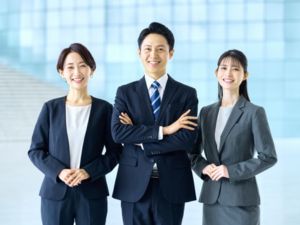 株式会社朝日 年休123日・土日祝休み・原則定時退社／ノルマなし／法人営業