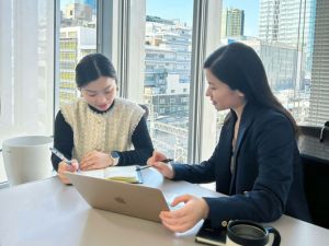 日本創智株式会社(「中軟国際有限公司」のグループ会社) 事務系総合職／土日祝休／残業少なめ／転勤なし／毎年必ず昇給