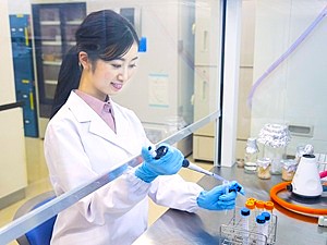 ＷＤＢ株式会社 九州限定／研究職／実務不問／月給30万円～／年間休日120日