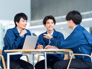 阪神溶接機材株式会社 検査員／上場企業グループ／残業月5h／年休121日／転勤なし