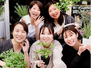 株式会社花かず フラワーコーディネーター（未経験者OK）／月8日休他休暇あり