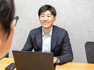 株式会社Ｐｏｒｔｒｉｃｈ 国際物流営業／リモート勤務有／土日祝休み／月給29.4万円～