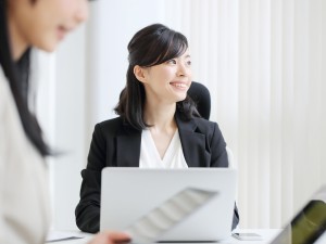 三井住友信託銀行株式会社 資産運用アドバイザー／年休120日超／土日祝休／女性多数活躍