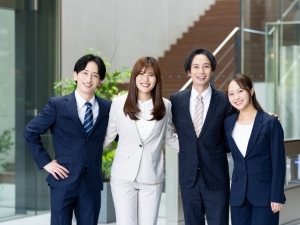 株式会社ｈｓ１ インセンティブがある金融営業／未経験募集／入社数年で高収入可