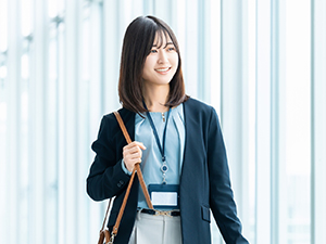 株式会社サイブリッジ 提案営業／リモート勤務有り／年休130日／完全週休2日