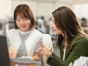 株式会社イシイ 一般事務・積算事務／年休125日／残業15h未満／ネイル自由