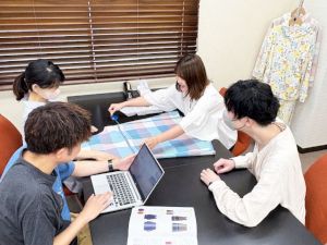 株式会社飛馬日本 服飾&雑貨のデザイン・企画・管理／年休128日／土日祝休