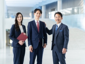 株式会社アシストワン 営業スタッフ／完全週休2日制／賞与年2回／語学スキル不要