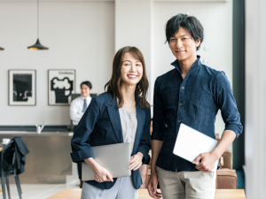 アポプラスステーション株式会社(クオールグループ) MR／上場企業グループ／月給44万円以上／専門領域PJ中心