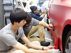 株式会社ロプト ラッピング広告の施工／DIYやプラモが好きな人にオススメ！