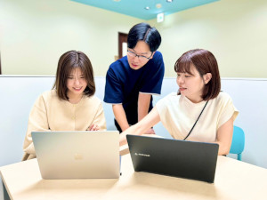 株式会社串カツ田中ホールディングス【スタンダード市場】(グループ会社／株式会社串カツ田中) DX推進課長候補／年間休日121日／土日休／転勤なし