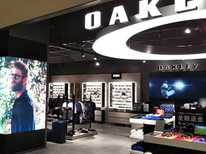 タイプランニング株式会社 店舗内装の設計スタッフ／年休120日以上／年収500万円以上