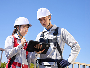 株式会社ＮＡＶＩＯ 基地局等の設備メンテナンススタッフ／月給34.5万円～／賞与