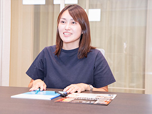 株式会社アテンタ 通訳・翻訳／中国語が活かせる／年俸450万円以上／土日祝休