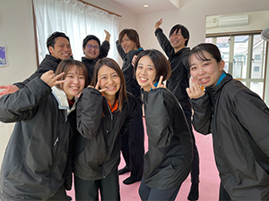 株式会社ナーシングプラス 人事総務／残業ほぼなし／昇給年2回／有給取得率90%！