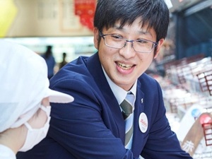 株式会社フレッセイ 店舗運営スタッフ／未経験歓迎／月9日休み／賞与実績3.6カ月