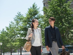 株式会社ＡＸＩＡＳ 既存顧客へのルート営業／未経験歓迎／月額35万円～／土日祝休