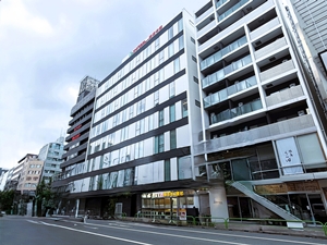 薬日本堂株式会社(スギ薬局グループ) 社内SE／年休120日／残業10h程度／上場企業グループ