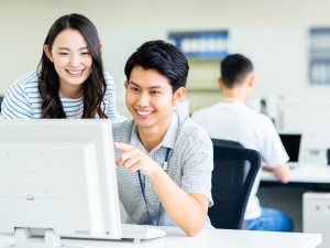 株式会社プレスト ECサイト運営・管理（事務）／未経験歓迎／残業月10h以下