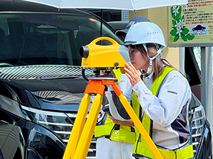 株式会社テクノリサーチ 測量スタッフ／創業38年の安定企業で働く／土日祝休／社宅完備