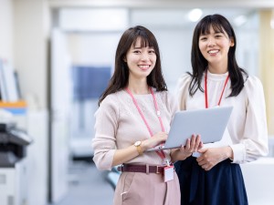 丸全株式会社 事務（労務など）／月給24万円以上／年休125日／残業なし
