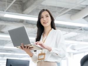アーチーズ株式会社 エキスパートリサーチ・リクルーター／年休120日／大阪新拠点