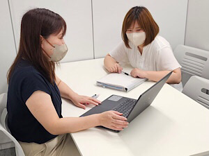 医療法人財団綜友会 人事・労務／年休124日～／業界経験不問／転勤なし／賞与2回